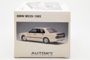 BMW M535i E28 Alpine Valge AUTOart 1:18 75161 Metall - pilt 8/10