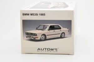 BMW M535i E28 Alpine Valge AUTOart 1:18 75161 Metall - pilt 9/10