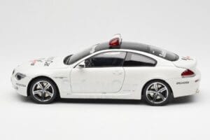 BMW M6 E63 MotoGP Safety Car 2006 Kyosho 1:18 08707GPB Metall - pilt 4/8