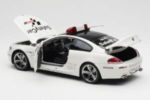 BMW M6 E63 MotoGP Safety Car 2006 Kyosho 1:18 08707GPB Metall - pilt 5/8