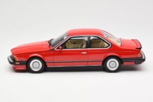 BMW M635 CSi E24 Henna Punane Otto 1:18 OT1018 Vaik - pilt 3/6