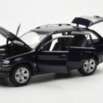 BMW X5 4.4i E53 Tume Sinine Kyosho 1:18 - image 2 of 8