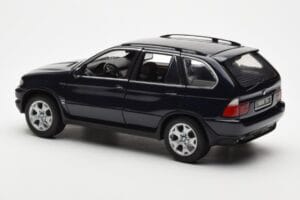 BMW X5 4.4i E53 Tume Sinine Kyosho 1:18 08521DB Metall - pilt 7/8