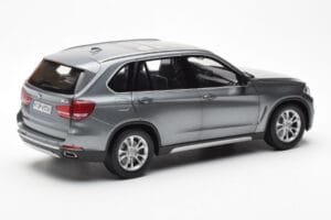 BMW X5 F15 Space Hall Paragon 1:18 80432318988 Metall - pilt 3/8