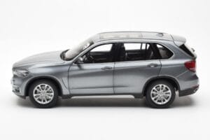 BMW X5 F15 Space Hall Paragon 1:18 80432318988 Metall - pilt 4/8