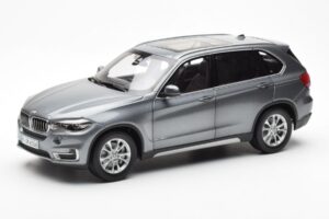 BMW X5 F15 Space Hall Paragon 1:18