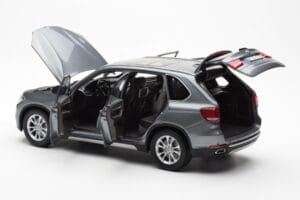 BMW X5 F15 Space Hall Paragon 1:18 80432318988 Metall - pilt 5/8