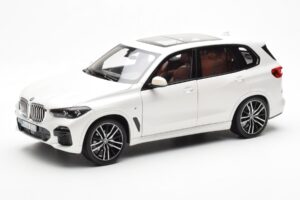 BMW X5 G05 Valge Paragon 1:18