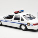 Chevrolet Caprice Cheyenne Politsei UT Models 1:18 - image 5 of 6