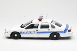 Chevrolet Caprice Sebring Politsei UT Models 1:18 21029 Metall - pilt 3/6