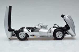 Chevrolet Corvette C1 Stingray Concept AUTOart 1:18 71000 Metall - pilt 4/8