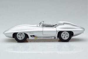 Chevrolet Corvette C1 Stingray Concept AUTOart 1:18 71000 Metall - pilt 5/8