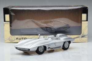 Chevrolet Corvette C1 Stingray Concept AUTOart 1:18 71000 Metall - pilt 8/8