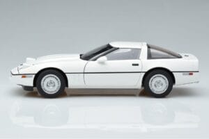 Chevrolet Corvette C4 Valge AUTOart 1:18 71243 Metall - pilt 5/8