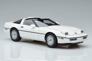 Chevrolet Corvette C4 Valge AUTOart 1:18 71243 Metall - pilt 6/8