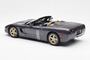 Chevrolet Corvette C5 Kabriolett Lilla Pärl Metallik UT Models 1:18 21010 Metall - pilt 5/6