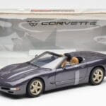 Chevrolet Corvette C5 Kabriolett Lilla Pärl Metallik UT Models 1:18 - image 6 of 6