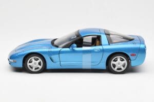 Chevrolet Corvette C5 Sinine Metallik UT Models 1:18 21004 Metall - pilt 3/6