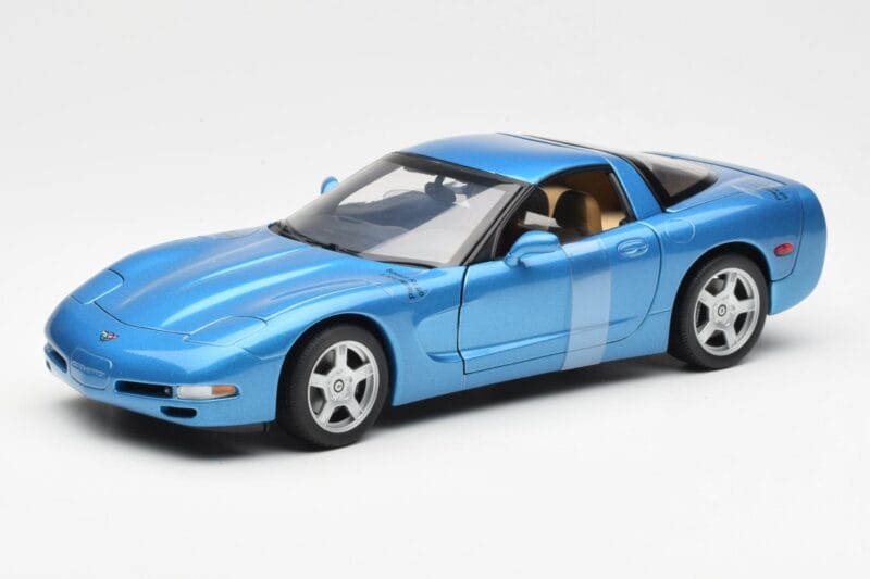 Chevrolet Corvette C5 Sinine Metallik UT Models 1:18