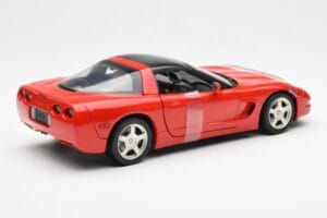 Chevrolet Corvette C5 Hardtop Punane UT Models 1:18 21041 Metall - pilt 2/6