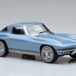 Chevrolet Corvette C2 Sting Ray Sinine Norev 1:18 - image 4 of 6