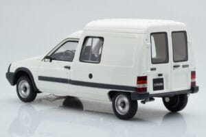 Citroen C15 D Valge Otto 1:18 OT956 Vaik - pilt 5/6