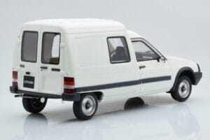 Citroen C15 E Valge Otto 1:18 OT956B Vaik - pilt 2/6