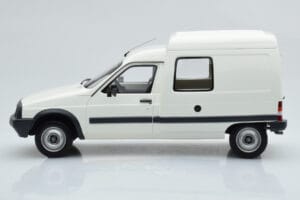 Citroen C15 E Valge Otto 1:18 OT956B Vaik - pilt 3/6