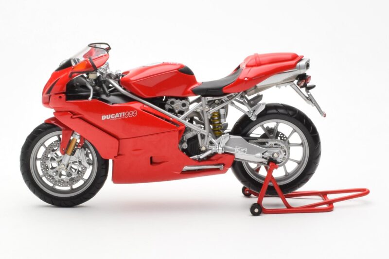 Ducati 999 Punane Minichamps 1:12