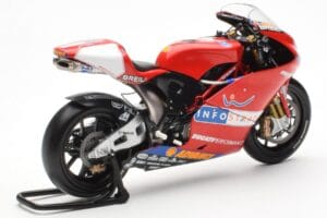 Ducati Desmosedici MotoGP Prova 2002 Minichamps 1:12 122020099 Metall - pilt 3/4