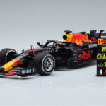 Red Bull Racing RB16B #33 M. Verstappen Abu Dhabi GP F1 World Champion 2021 Minichamps 1:18