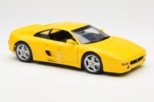 Ferrari F355 Berlinetta Kollane UT Models 1:18 180074021 Metall - pilt 4/6