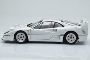 Ferrari F40 Pärlvalge Italy Kyosho 1:18 08416PWT-G Metall - pilt 4/8