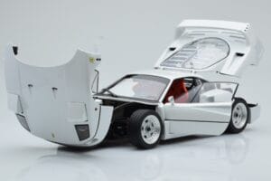 Ferrari F40 Pärlvalge Kyosho 1:18 08416PW-G Metall - pilt 2/8