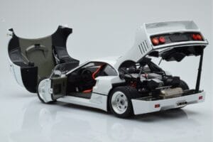Ferrari F40 Pärlvalge Kyosho 1:18 08416PW-G Metall - pilt 5/8