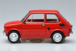 Fiat 126 Punane MCG 1:18 MCG18323 Metall - pilt 3/6