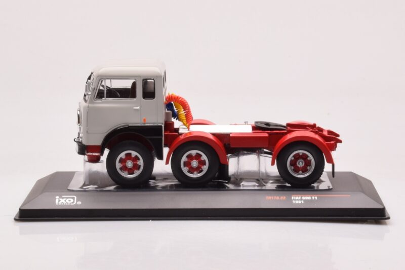 Fiat 690 T1 Valge IXO 1:43