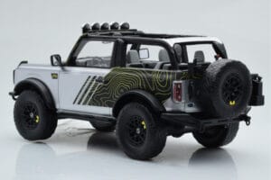 Ford Bronco RTR Iconic Hõbedane GT Spirit 1:18 GT404 Vaik - pilt 5/6