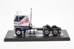 Ford CL 9000 Valge Sinine IXO 1:43