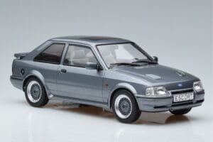 Ford Escort Mk4 RS Turbo S Hall MCG 1:18 MCG18272 Metall - pilt 4/6
