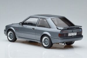 Ford Escort Mk4 RS Turbo S Hall MCG 1:18 MCG18272 Metall - pilt 5/6