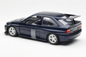Ford Escort RS Cosworth Sinine Metallic UT Models 1:18 180082101-R1 Metall - pilt 4/6