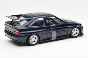 Ford Escort RS Cosworth Sinine Metallic UT Models 1:18 180082101-R1 Metall - pilt 5/6