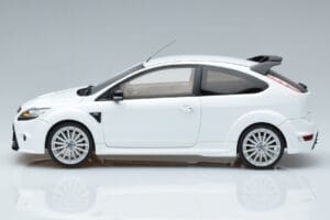 Ford Focus RS Mk2 Valge Otto 1:18 OT977 Vaik - pilt 3/6
