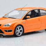 Ford Focus Mk2 ST 2.5 Electric Oranž Otto 1:18