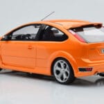 Ford Focus Mk2 ST 2.5 Electric Oranž Otto 1:18 - image 5 of 6
