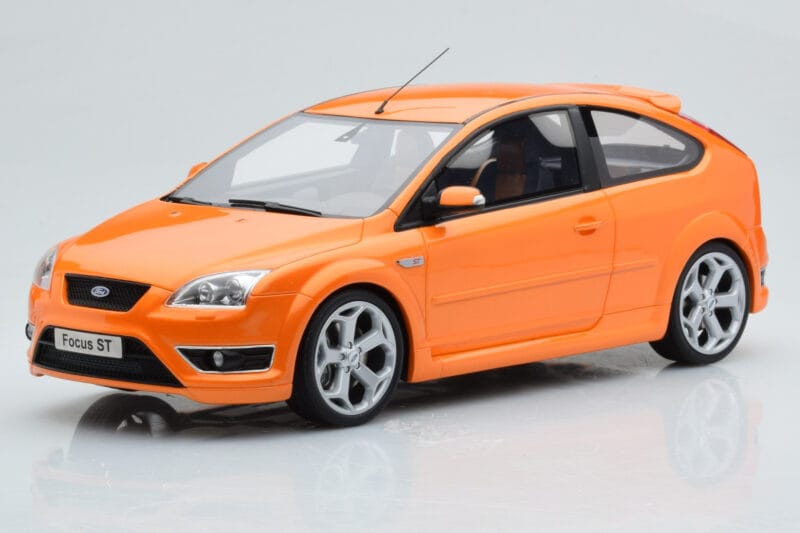 Ford Focus Mk2 ST 2.5 Electric Oranž Otto 1:18
