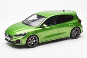 Ford Focus Mk5 ST Phase 2 Mean Roheline Otto 1:18
