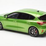 Ford Focus Mk5 ST Phase 2 Mean Roheline Otto 1:18 - image 5 of 6