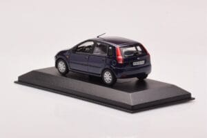 Ford Fusion Sinine Minichamps 1:43 403082205 Metall - pilt 3/4